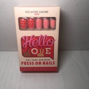 Hello Love press on nails -No More Amore- 2003 Valentine's Hearts